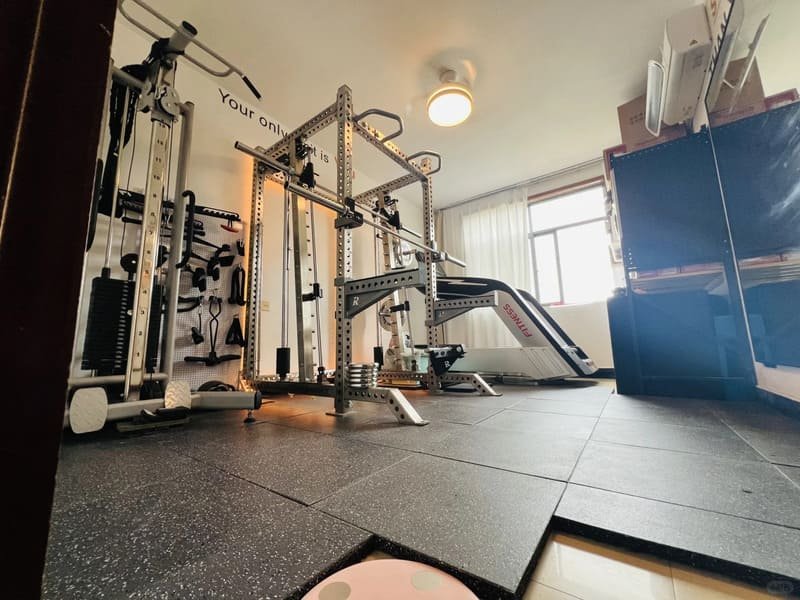 4-step rubber gym mat cleaning process